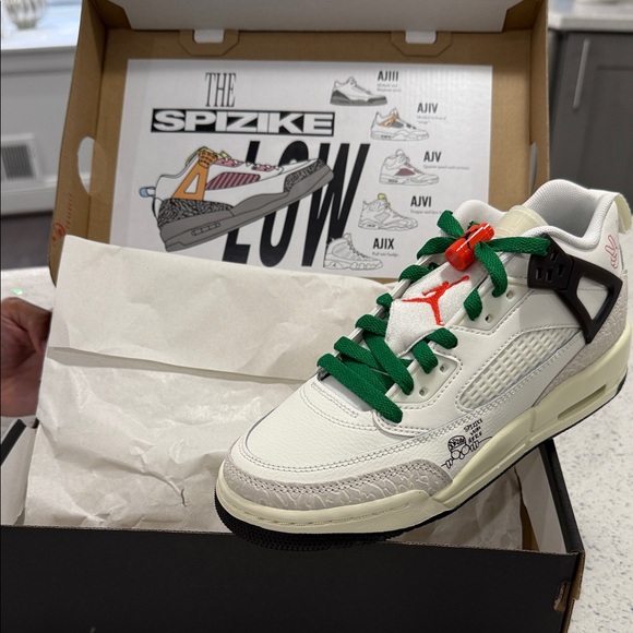 Nike Jordan Spizike Low- black/ pine green/ orange - Picture 2 of 5